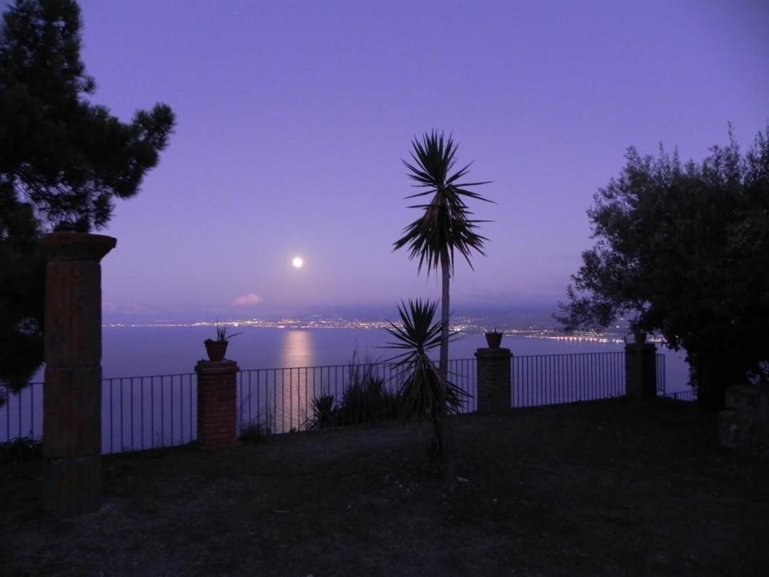 A Casa Di Peppino Villa Greco Tindari Kültér fotó